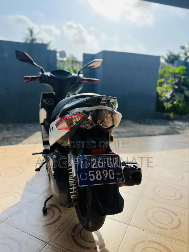 New Yamaha 2018 White · Photo 1