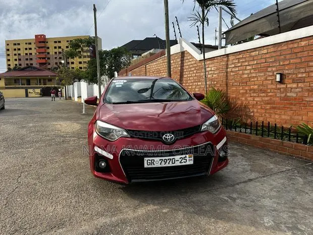 Toyota Corolla LE 4dr Sedan (1.8L 4cyl CVT) 2016 Red · Photo 1