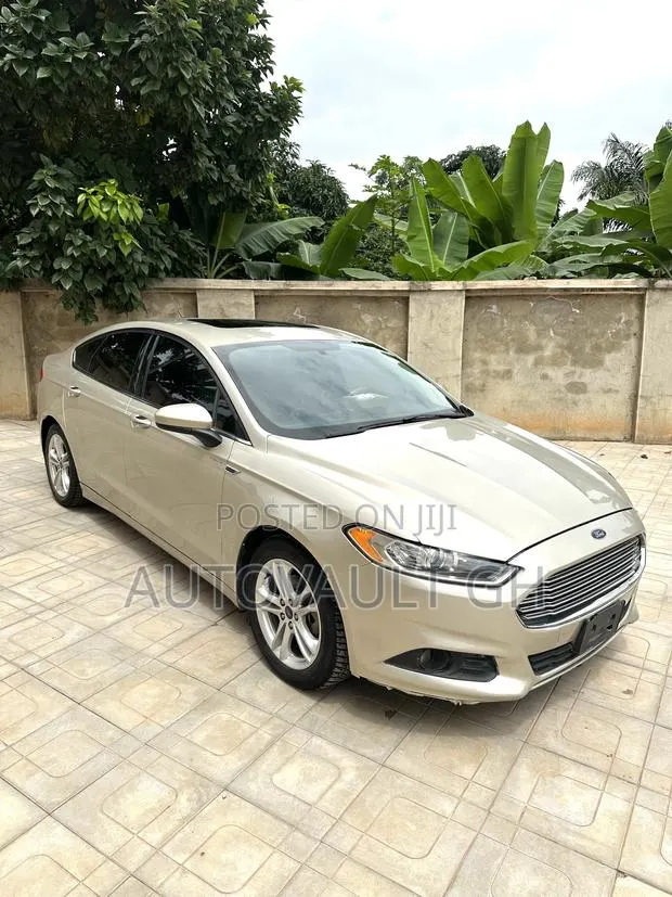 Ford Fusion 2018 Gold · Photo 1