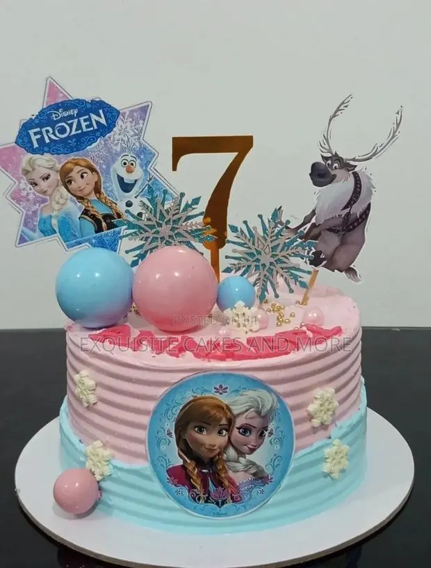Disney Frozen Character Cake · Photo 1