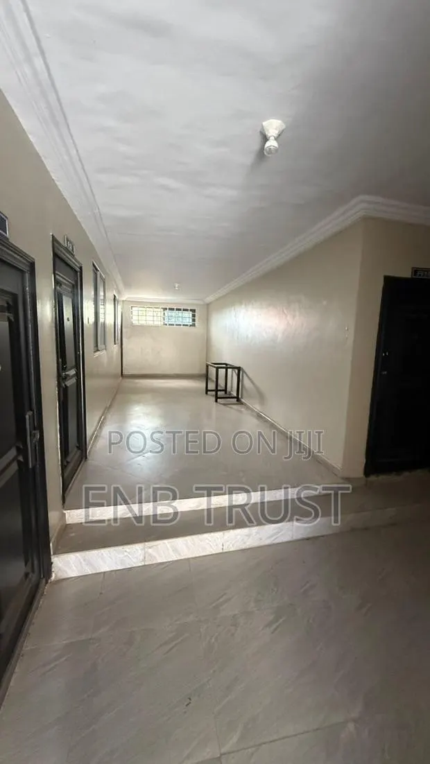 21 Bedrooms Hostel for Sale at Boadi Kumasi · Photo 4