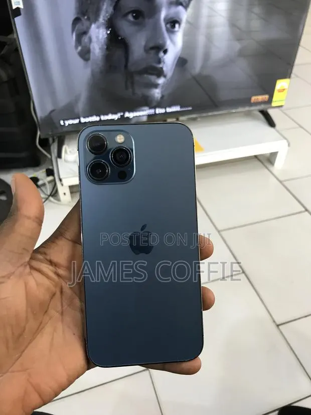 Apple iPhone 12 Pro Max 256 GB Blue · Photo 1