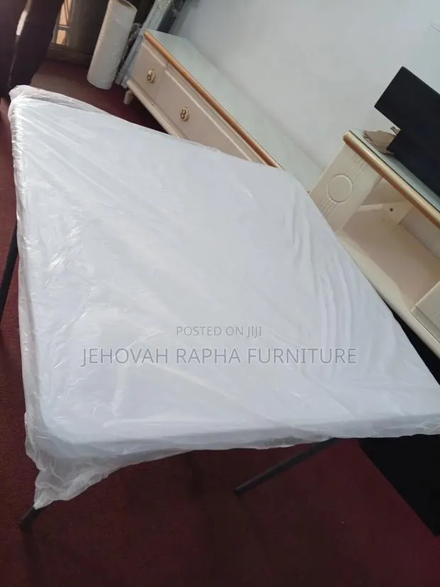 Collapsible Table · Photo 1