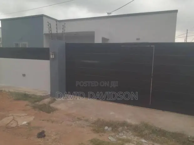 3bdrm Mansion in 3 Bedroom Self, Tema Metropolitan for rent · Photo 1