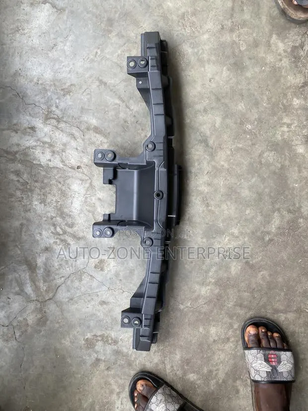 Honda CRV 2020 2021 2022 Grille Bracket · Photo 1
