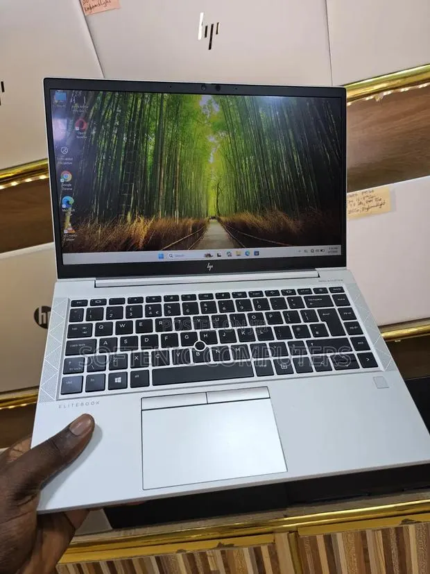 Laptop HP EliteBook 640 G9 16GB AMD Ryzen 5 SSD 256GB