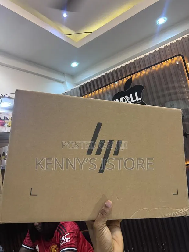 New Laptop HP EliteBook 840 G6 8GB AMD Ryzen 5 SSD 256GB · Photo 1