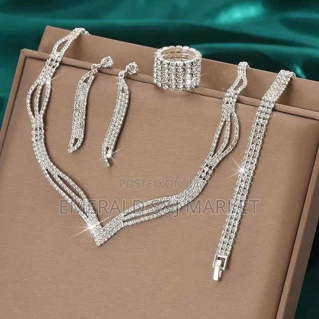 Gift Set for Ladies / Jewellery Set for Ladies · Photo 1