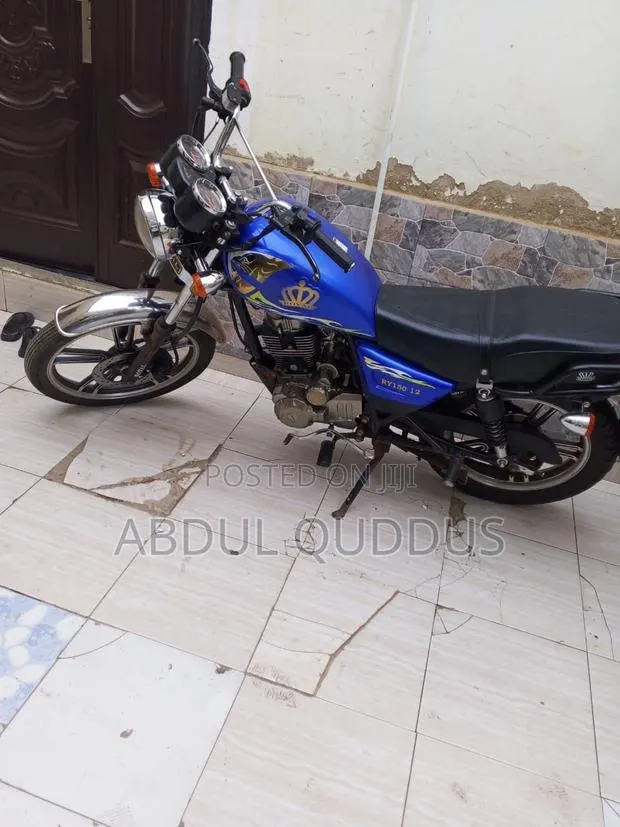 New Royal RY150 2026 Blue · Photo 1