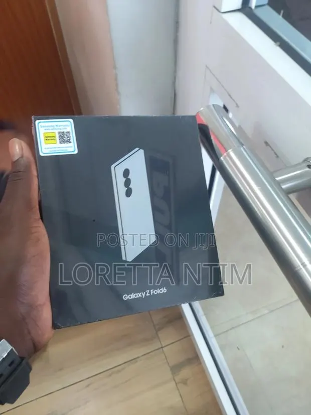 New Samsung Galaxy Z Fold6 256 GB Gray · Photo 1