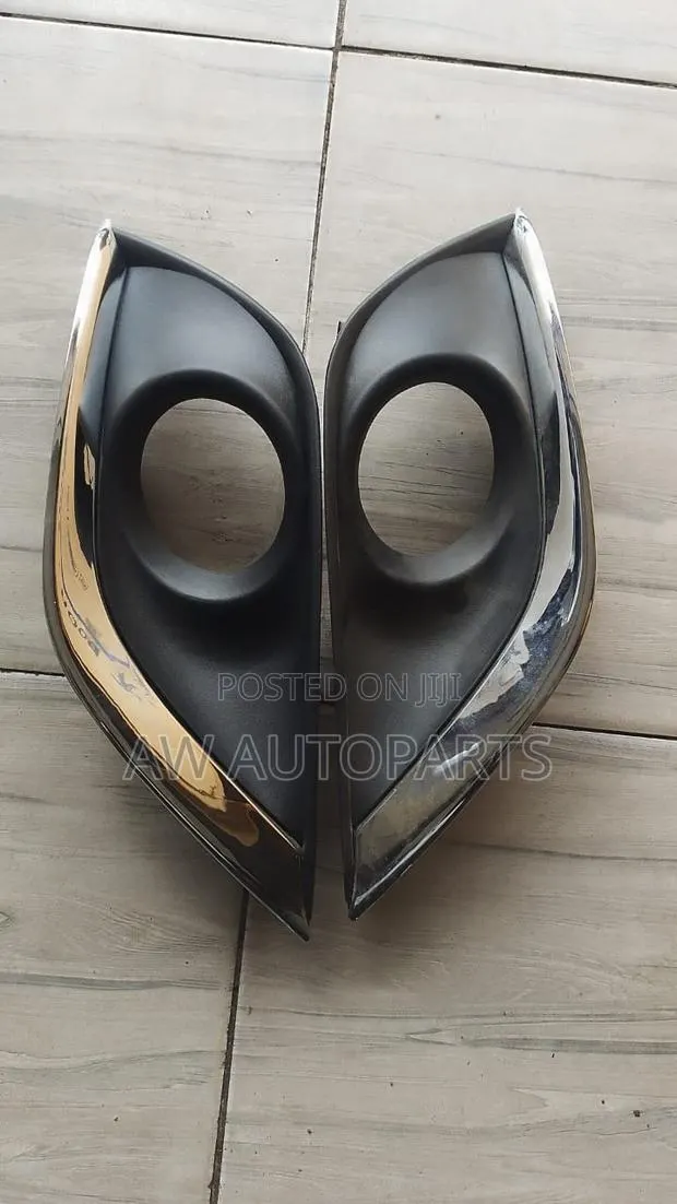 Nissan Versa 2015-2019 Foglight Covers. Pair · Photo 1