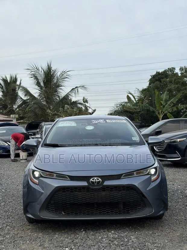 Toyota Corolla LE 2022 Blue · Photo 1