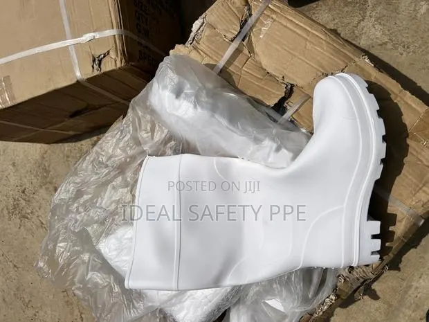 White Pvc Safety Boot · Photo 1