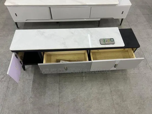 Imported Tv Stand · Photo 1