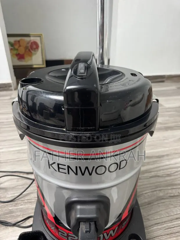 Vacuum Cleaner · Photo 1