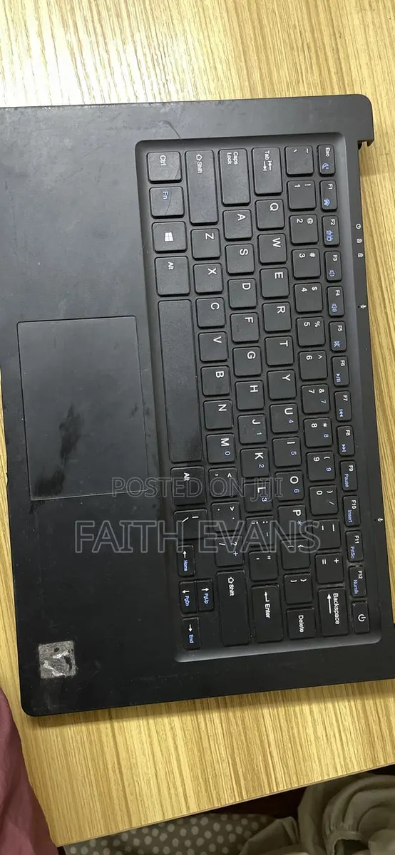 Tm1 Laptop Board and Battery Only · Photo 1