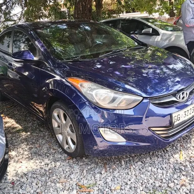 Hyundai Elantra 2013 · Photo 1