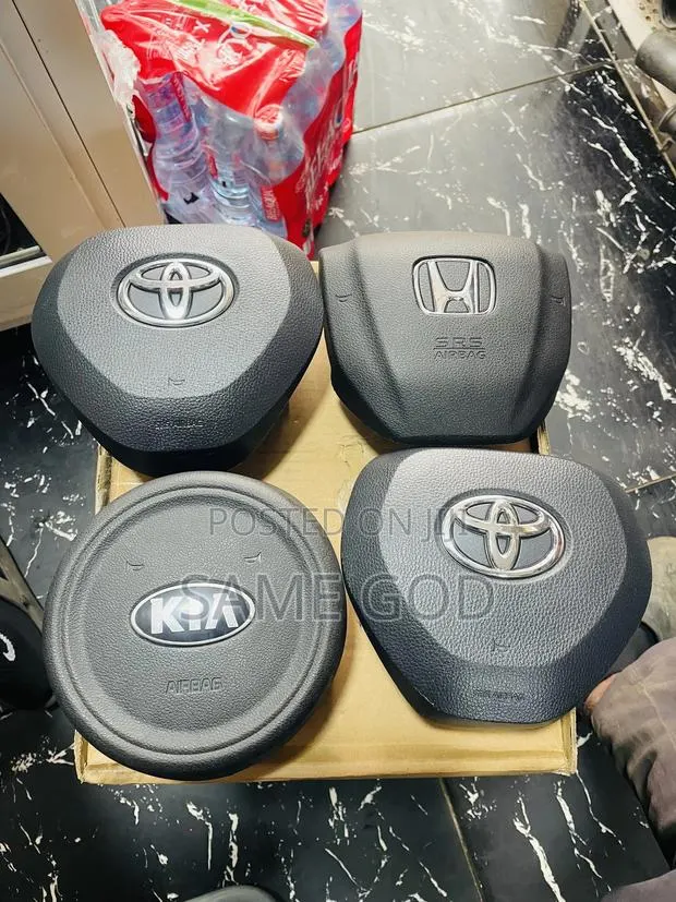 Toyota RAV4 18-20 Airbag Covers · Photo 1