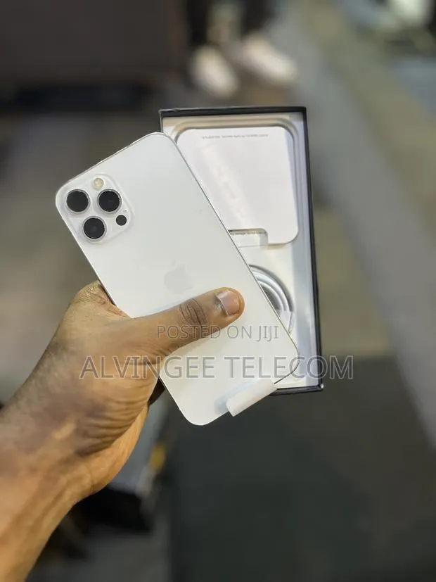 Apple iPhone 12 Pro 128 GB White · Photo 1