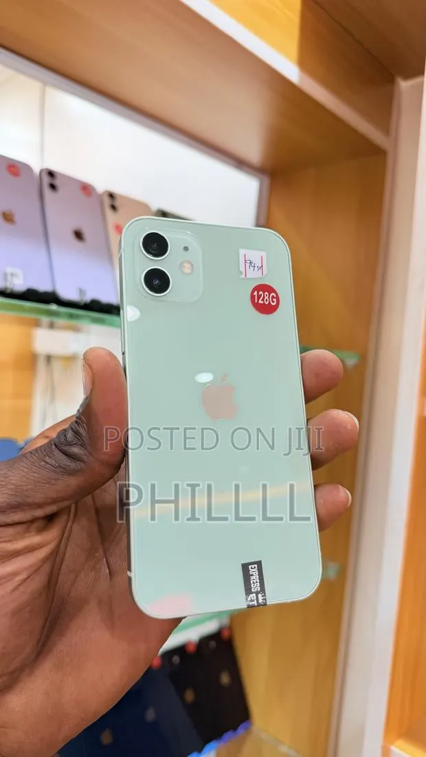 Apple iPhone 12 128 GB Green · Photo 1