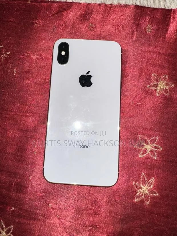 Apple iPhone X 256 GB White · Photo 1