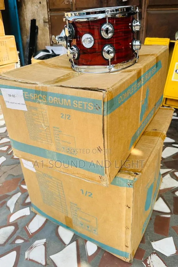 Dw Series 5 Pcs Drum Set [Double Cymbals] · Photo 1
