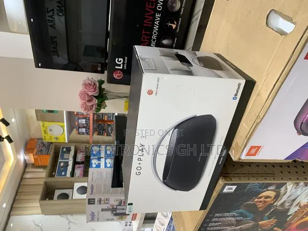 Lastest Black Bluetooth Harman Kardon Go + Play 3 Speaker · Photo 1