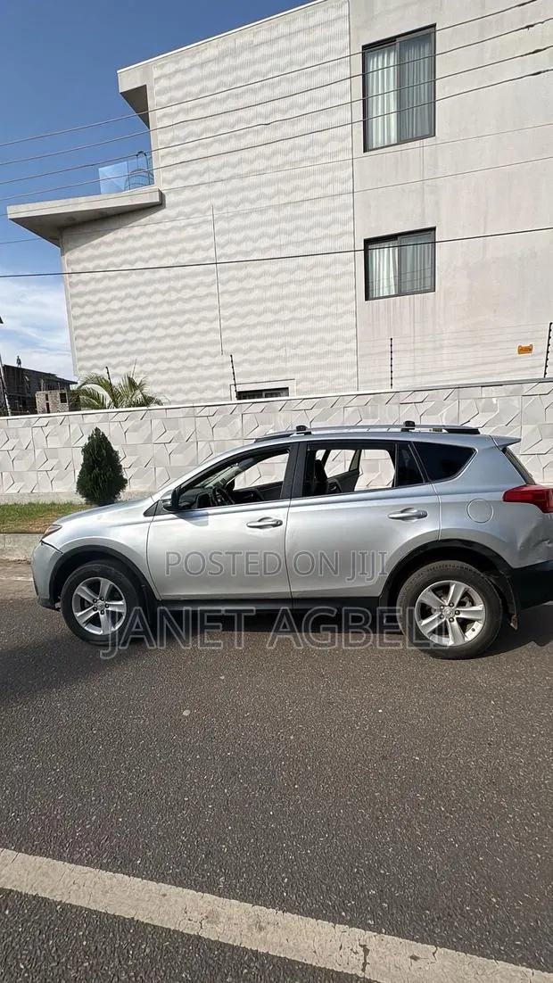 Toyota RAV4 2014 Gray · Photo 1