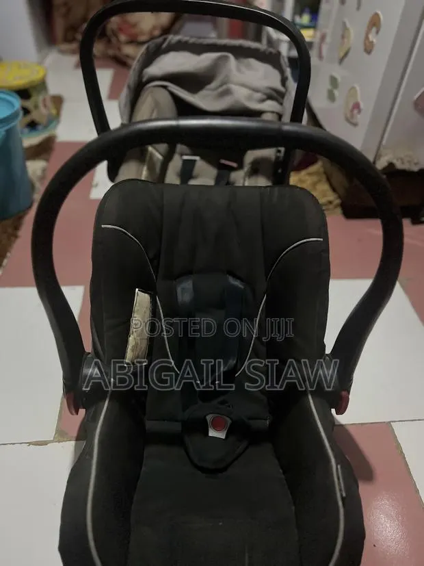 Baby Car Seat · Photo 1