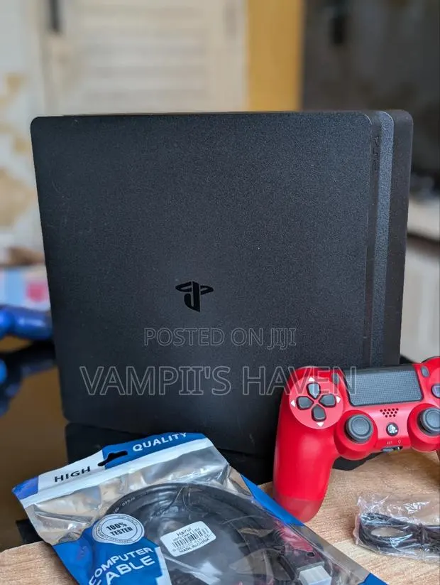PS4 SLIM (8 Games) Holland Specs · Photo 1