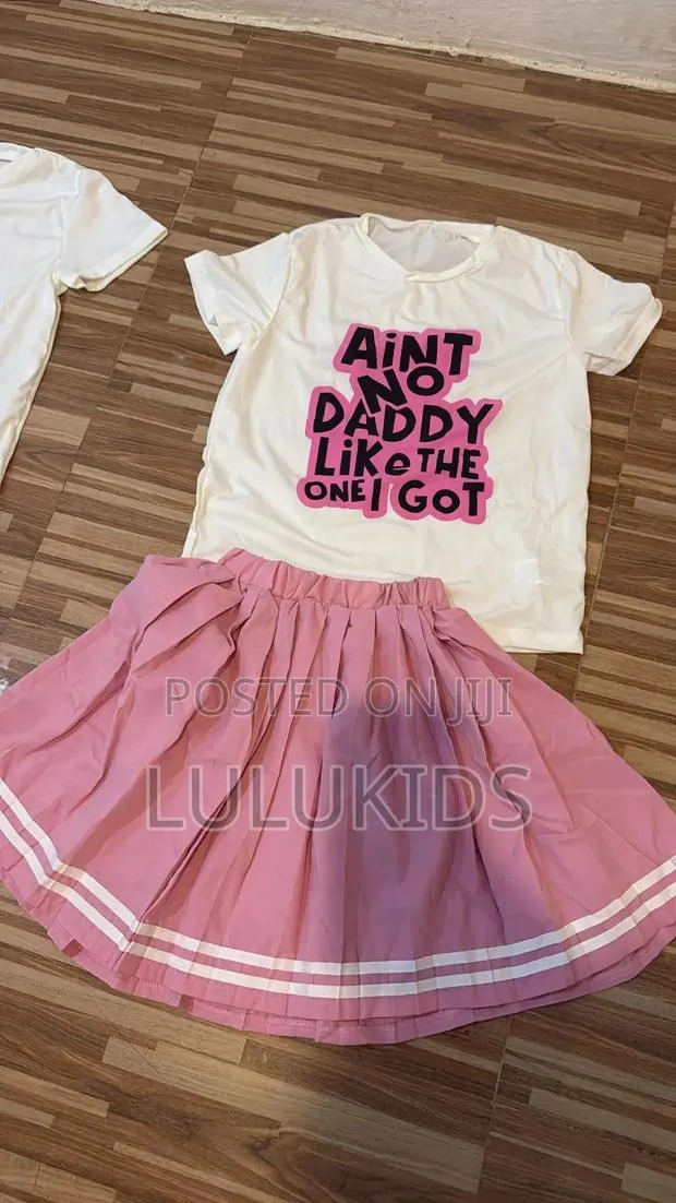 Kids Clothes · Photo 1