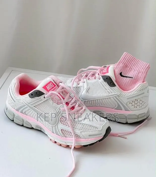 Nike Zoom Vomero 5 · Photo 1