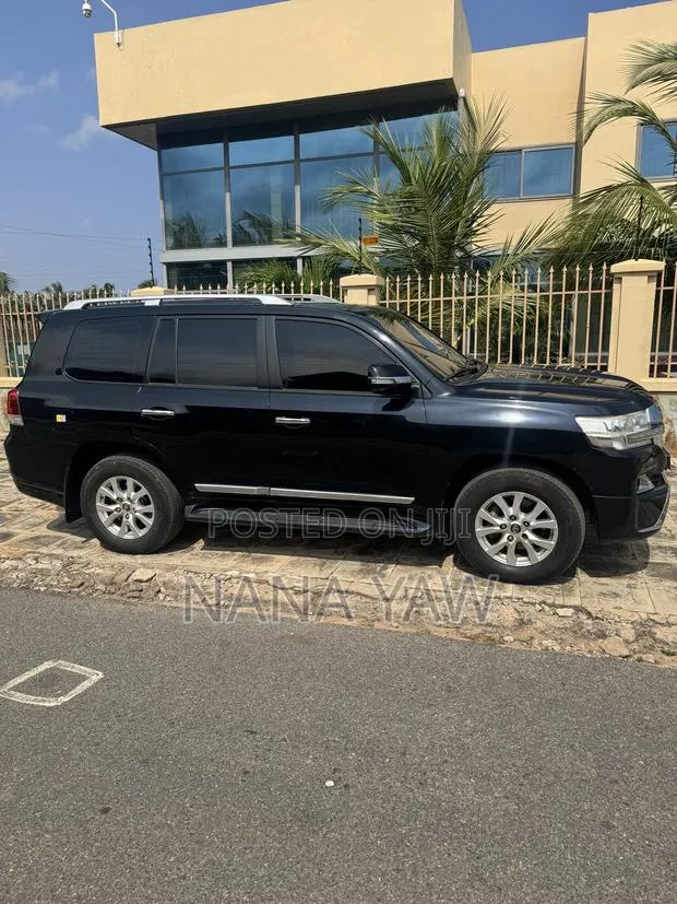 Land Cruiser for Rental · Photo 1