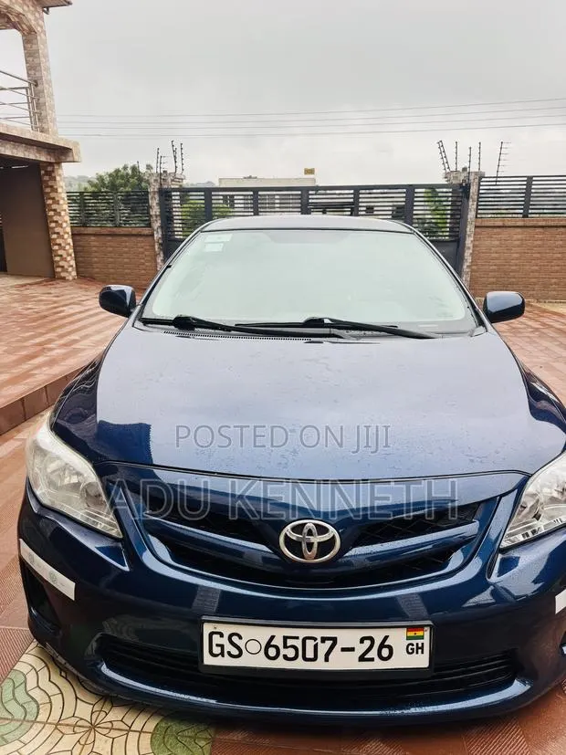 Toyota Corolla LE 4dr Sedan (1.8L 4cyl 4A) 2012 Blue · Photo 1