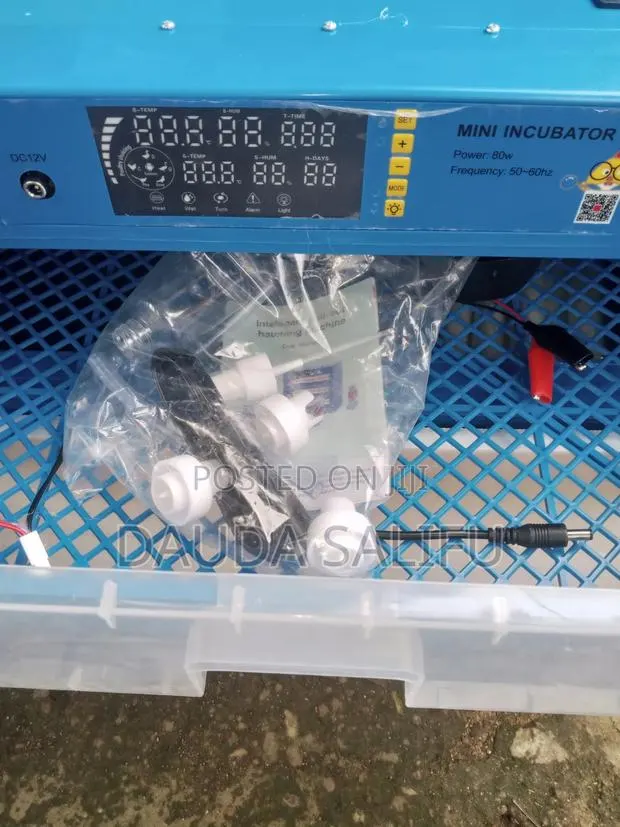 300 Egg Incubator · Photo 4