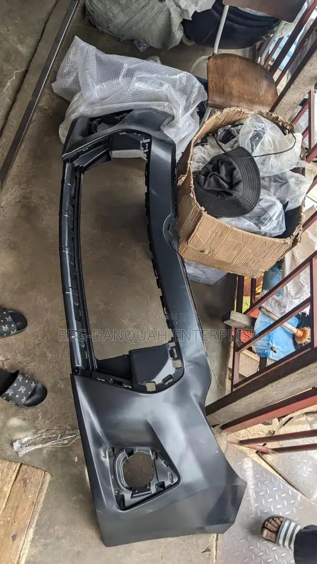 Toyota Corolla 2014-2016 Front Bumper · Photo 1