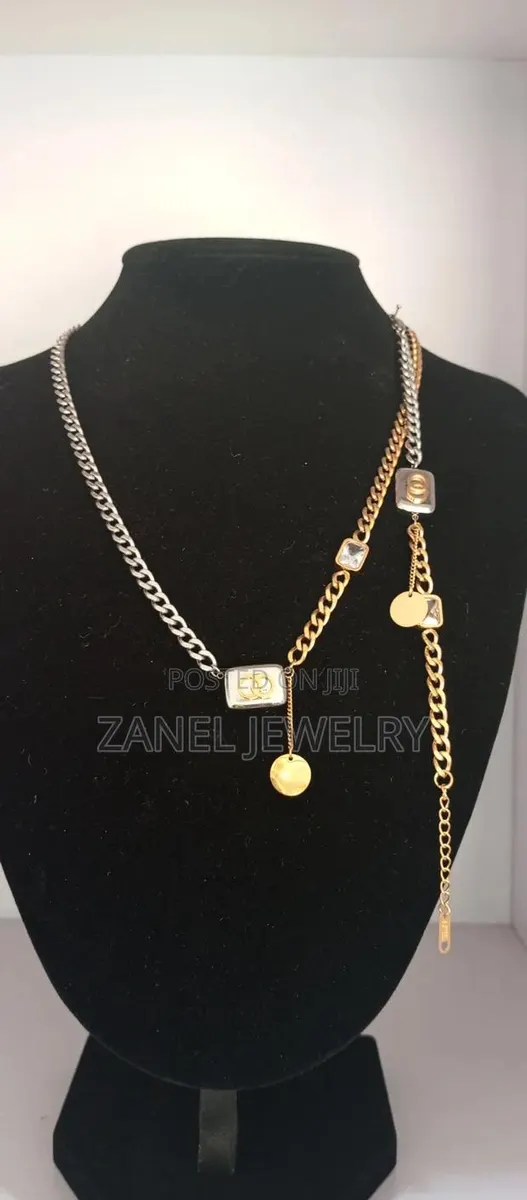 Silver and Gold Jewelry Set · Photo 1