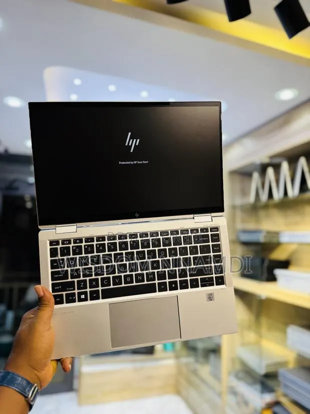 Laptop HP EliteBook x360 1040 G7 32GB Intel Core i7 SSD 512GB · Photo 1