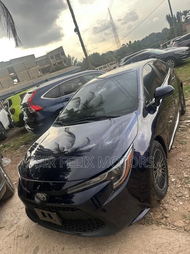 Toyota Corolla LE 2020 Black · Photo 1