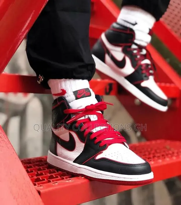 Jordan 1 Retro Bloodline · Photo 1