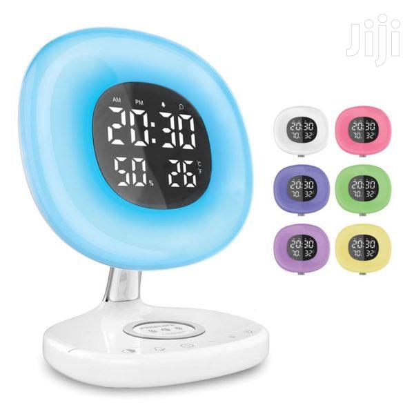 Promate Aurarise Clock,6 Color LED+Wireless Charging Station · Photo 2