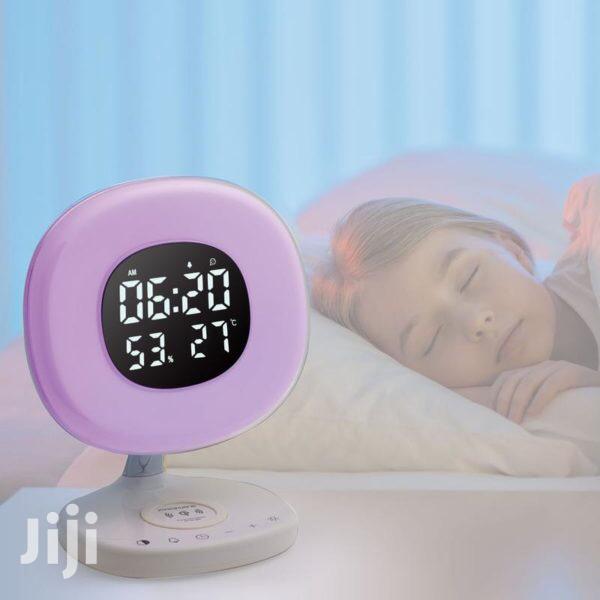 Promate Aurarise Clock,6 Color LED+Wireless Charging Station · Photo 4