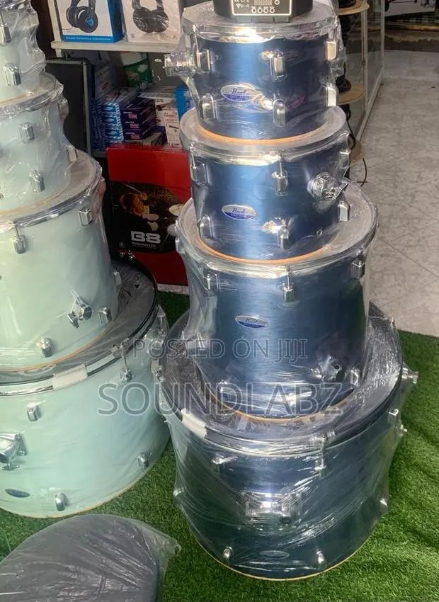Pearl Decade 5-Piece Drumset · Photo 1