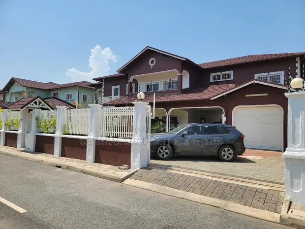 Furnished 5bdrm Duplex in Suadom Properties, Baatsona Total for Rent · Photo 1