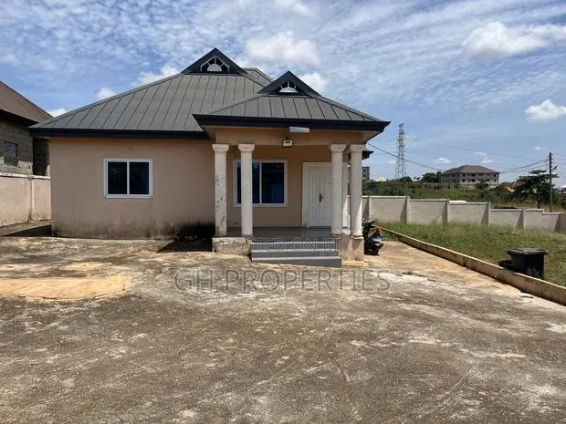 3bdrm House in Sokoban Kwanwoma., Kumasi Metropolitan for sale · Photo 1