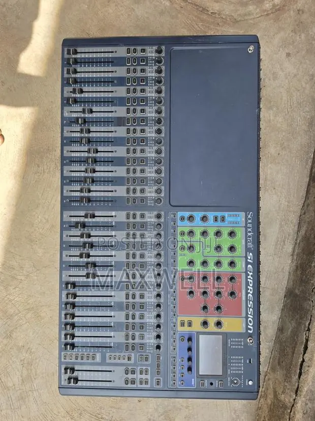 Soundcraft Si Expression 3 – 32-Channel Digital Mixing Console · Photo 1