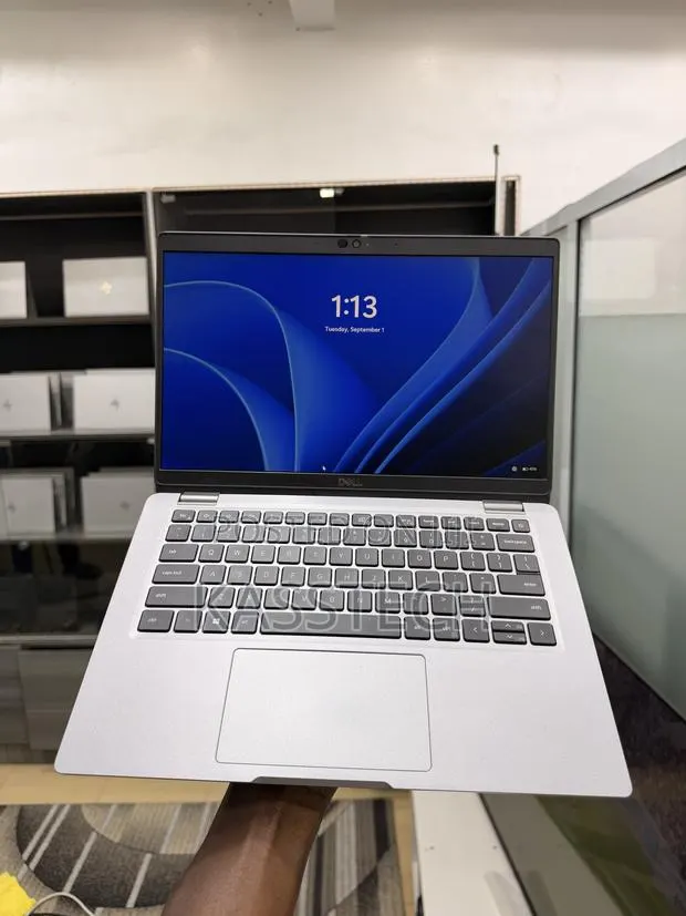Laptop Dell Latitude 5320 8GB Intel Core i5 SSD 256GB · Photo 1