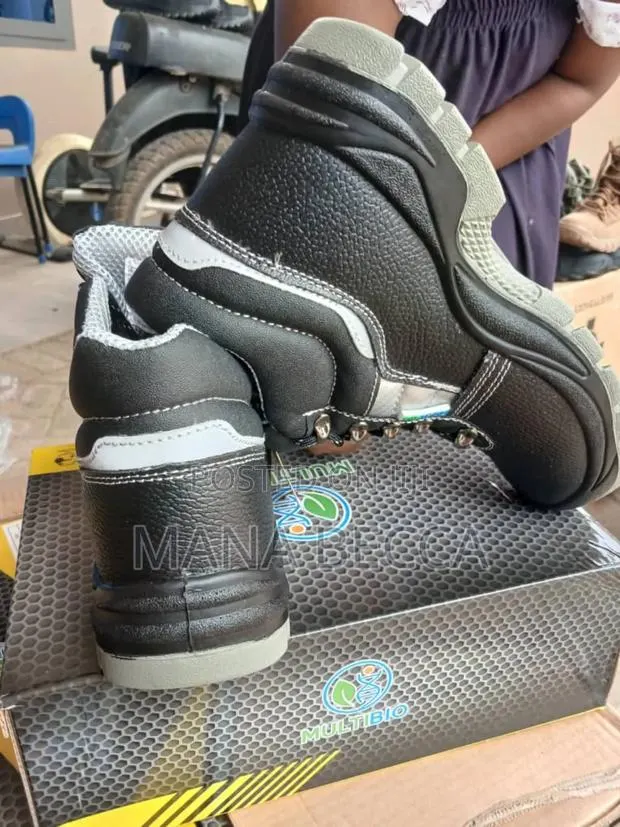 Safety Boot · Photo 3