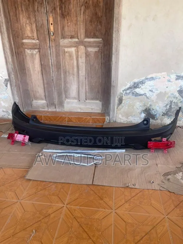 Honda CRV 2023 Rear Bumper Complete · Photo 1