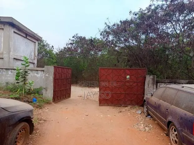 Prime One-acre Land For Sale – Labone Main Road · Photo 1